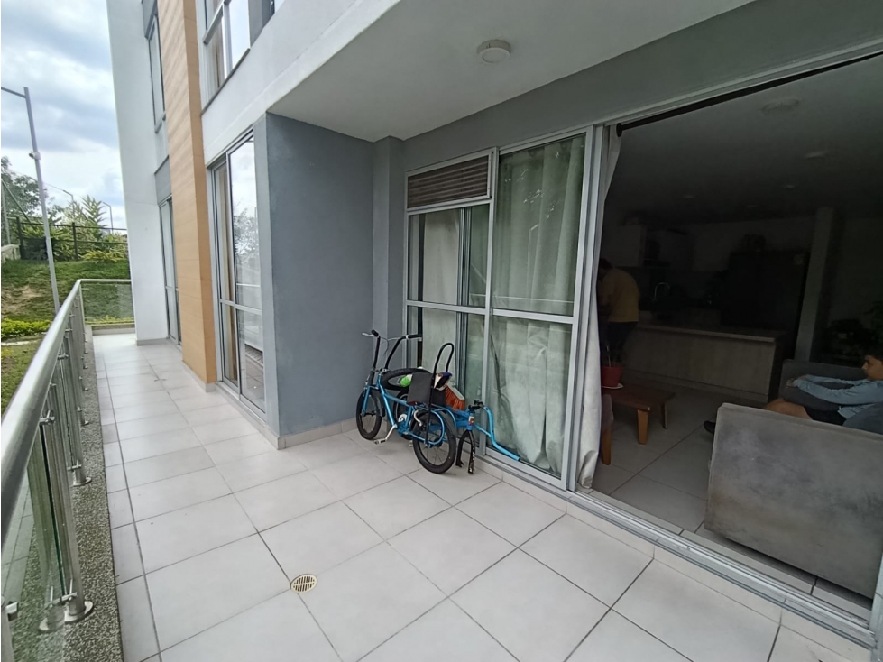 VENDO HERMOSO APTO EN LA AVENIDA CENTENARIO — foto 4