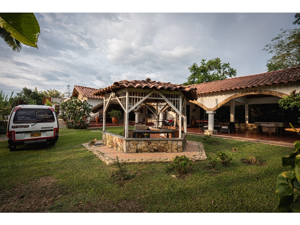 VENDO EXLUSIVO CHALET CAMPESTRE VÍA EL EDÉN - 2
