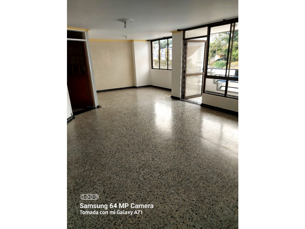 VENDO ESPACIOSO APARTAMENTO SECTOR NORTE — foto 3
