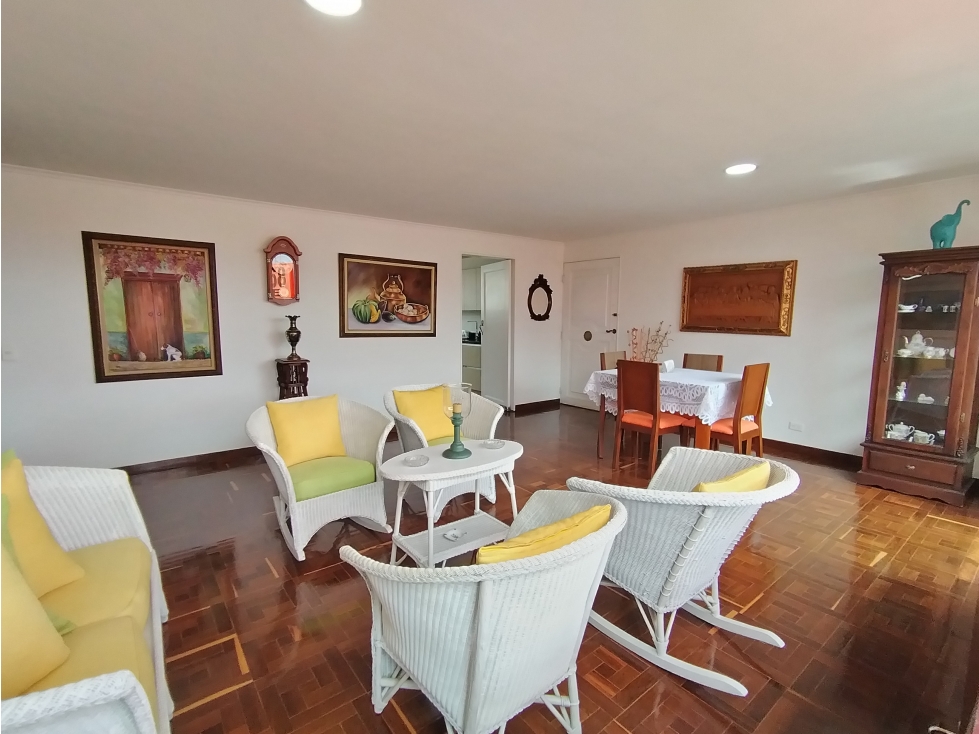 VENTA DE APARTAMENTO EL CENTRO AVENIDA LA PLAYA MEDELLIN