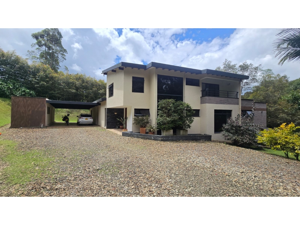 VENTA DE CASA CAMPESTRE EL CARMEN DE VIBORAL ANTIOQUIA