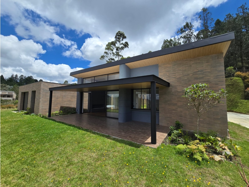 VENTA DE CASA EL ESCOBERO ENVIGADO
