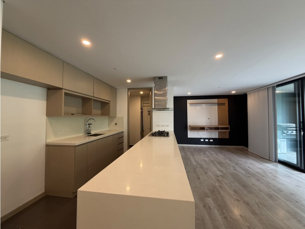 VENTA DE APARTAMENTO ALTOS DEL POBLADO MEDELLIN — foto 4