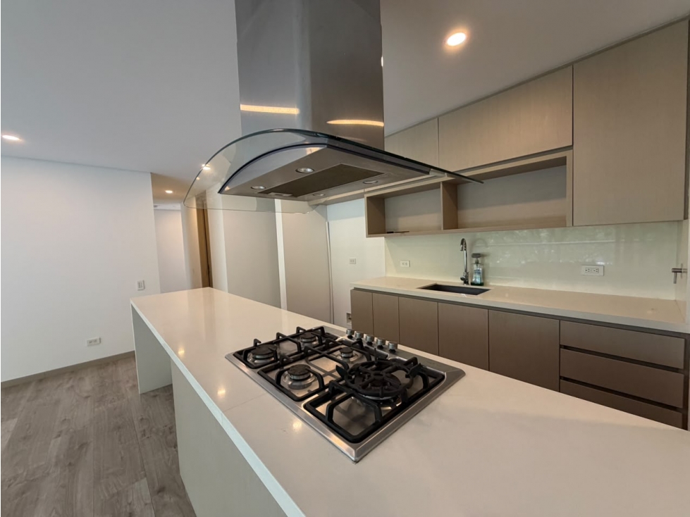 VENTA DE APARTAMENTO ALTOS DEL POBLADO MEDELLIN — foto 5