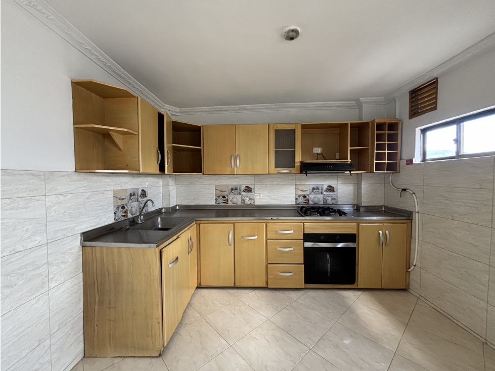 VENTA CASA DE DOS PISOS BARRIO EL SALVADOR MEDELLIN — foto 5