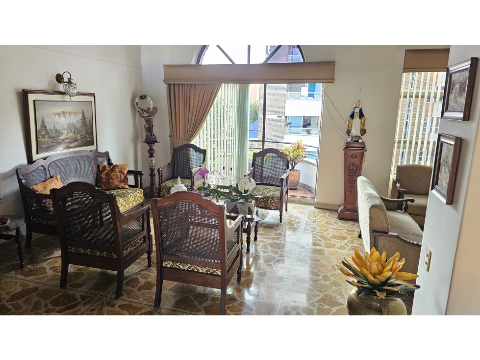 VENTA DE APARTAMENTO SANTA TERESITA LAURELES