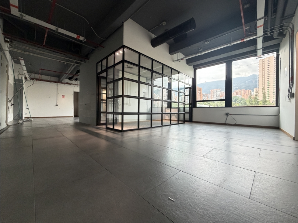 RENTA DE OFICINA MILLA DE ORO POBLADO MEDELLÍN