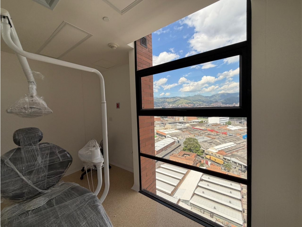 RENTA DE CONSULTORIO AVENIDA POBLADO MEDELLIN