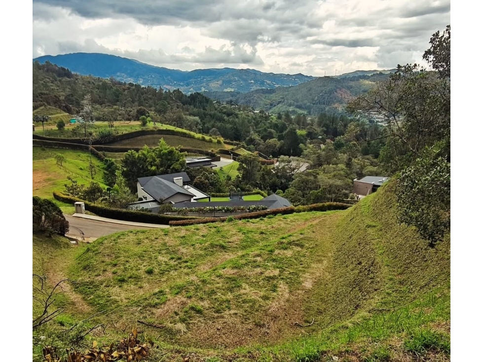 VENTA DE LOTE EL RETIRO SECTOR MAZZARELLO