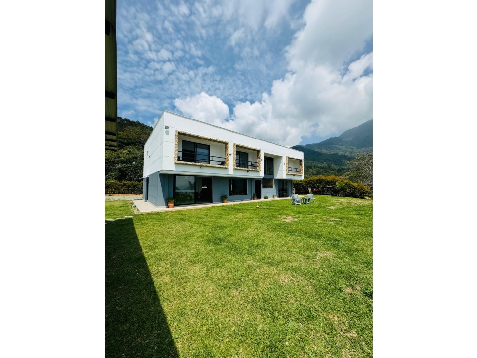 VENTA DE CASA EN BELLO NORTEAMERICA