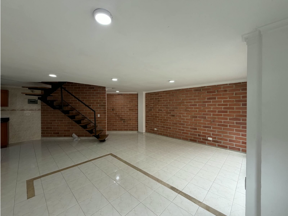 VENTA DE APARTAMENTO DUPLEX LOMA DEL INDIO MEDELLIN — foto 3