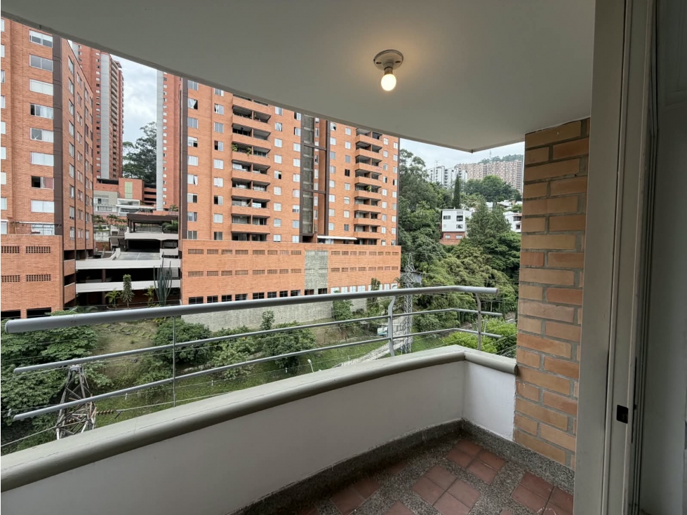 VENTA DE APARTAMENTO DUPLEX LOMA DEL INDIO MEDELLIN — foto 4