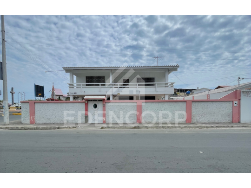 Casa esquinera en San Lorenzo, Salinas