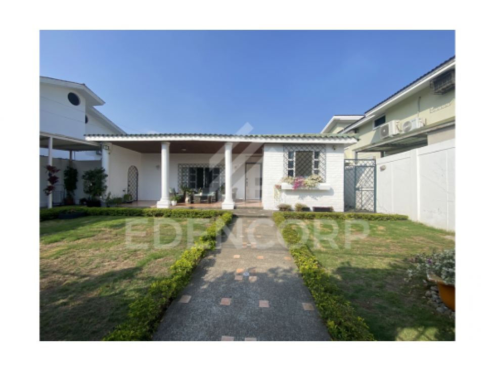 Venta de Casa de una planta en Puerto Azul PP-0143