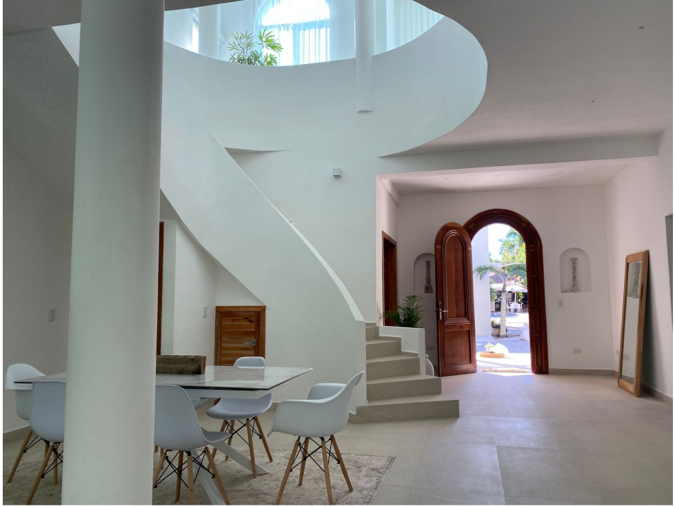 Casa en Venta de 5 recamaras Frente al canal en Puerto Aventuras - 4