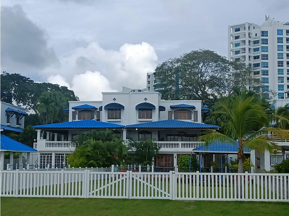 VENTA DE CASA DE PLAYA FRENTE AL MAR, PLAYA BLANCA BEACH AND RESORT