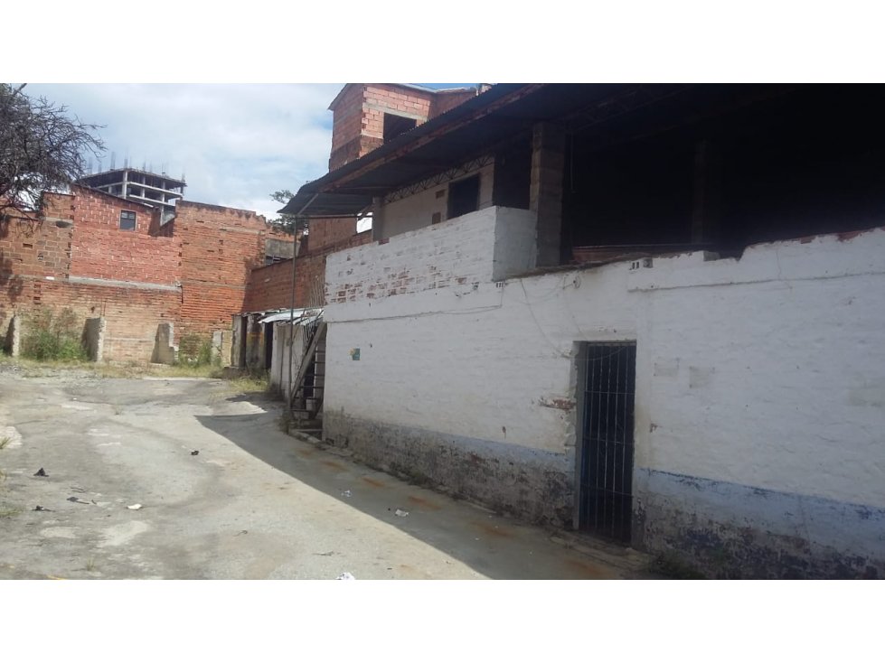 Venta de Casa Lote Sector San Cayetano Aranjuez — foto 2