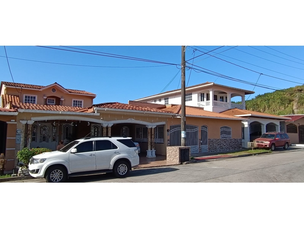 Venta de Casa En Alto de Portales de San judas Tadeo Colon Panamá - 2