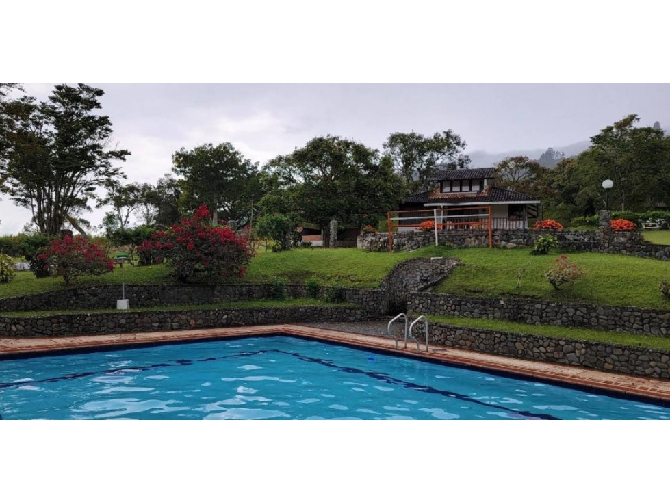 Sede Lago Calima 22.147m² | $3.200M Oportunidad, Avalúo $3.455M - 1