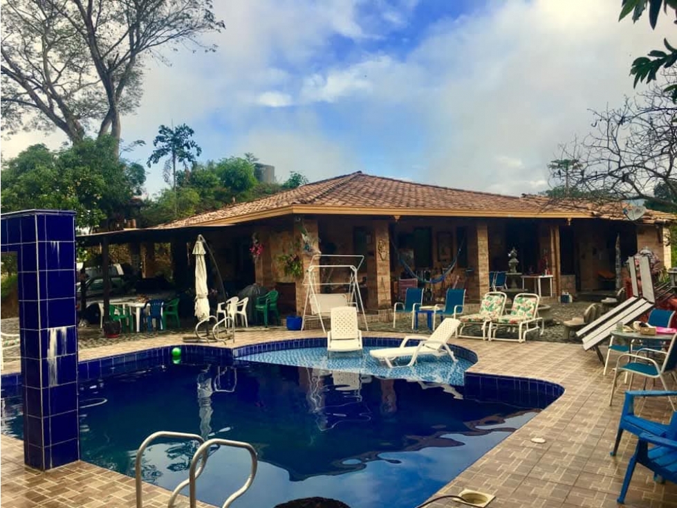 Finca 1.9Hectáreas en San Jerónimo | 10 Cabañas, 2 Piscinas y Quebrada - 1
