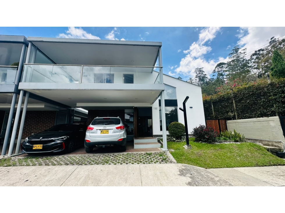 Casa 206m² El Retiro El Bosque | Parte Plana y 3 Alcobas con Baño