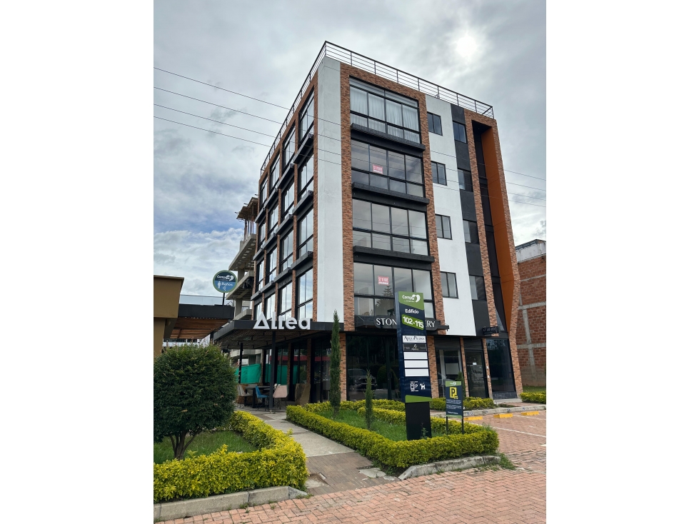 Vencambio Edificio Esquinero Sector Mall Complex, Llanogrande - 1