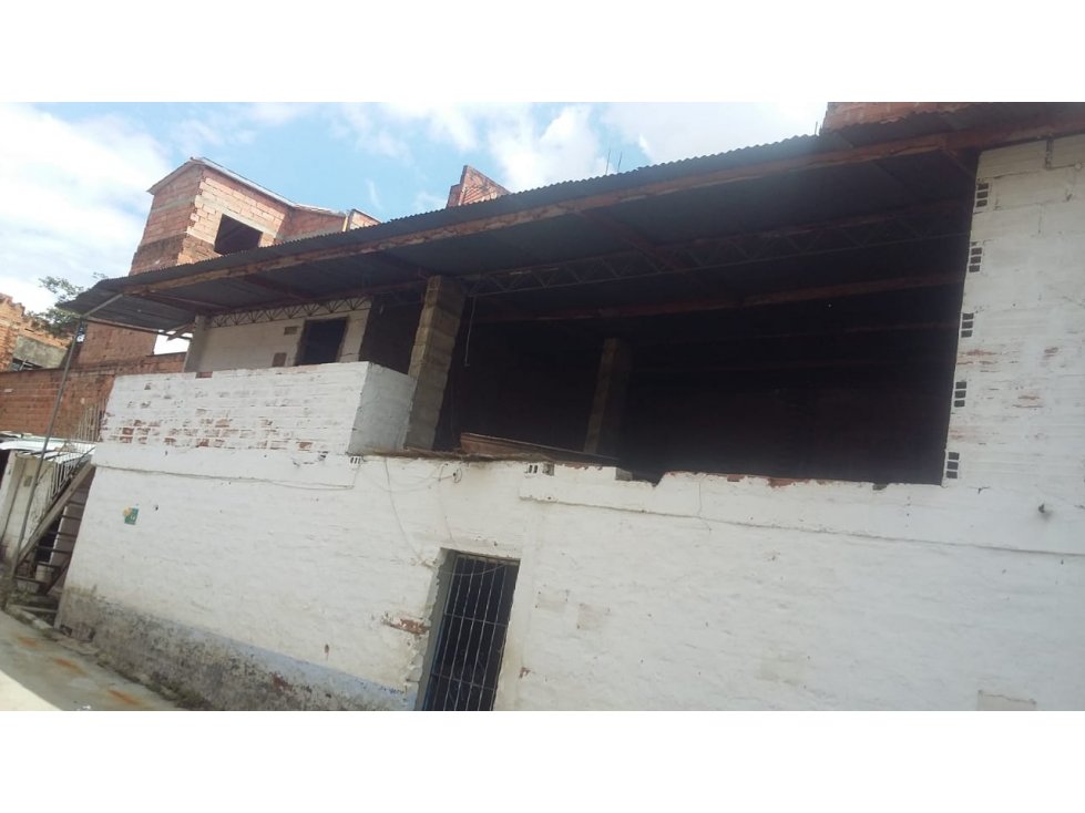 Venta de Casa Lote Sector San Cayetano Aranjuez — foto 3