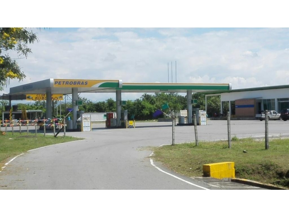 Venta de Estación de Servicios Puerta Blanca Vía Ibagué Bogotá — foto 3
