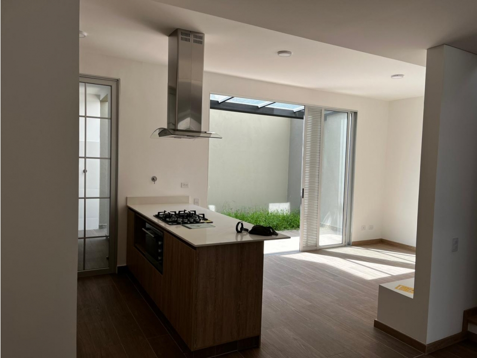 Vencambio Casa Nueva En Unidad Cerrada Sector La Ceja — foto 2