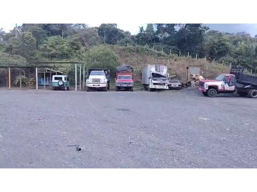 EDS BiOMAX 10.000m² Vía Santander | Rentando, 2 Surtidores y Permuta — foto 2