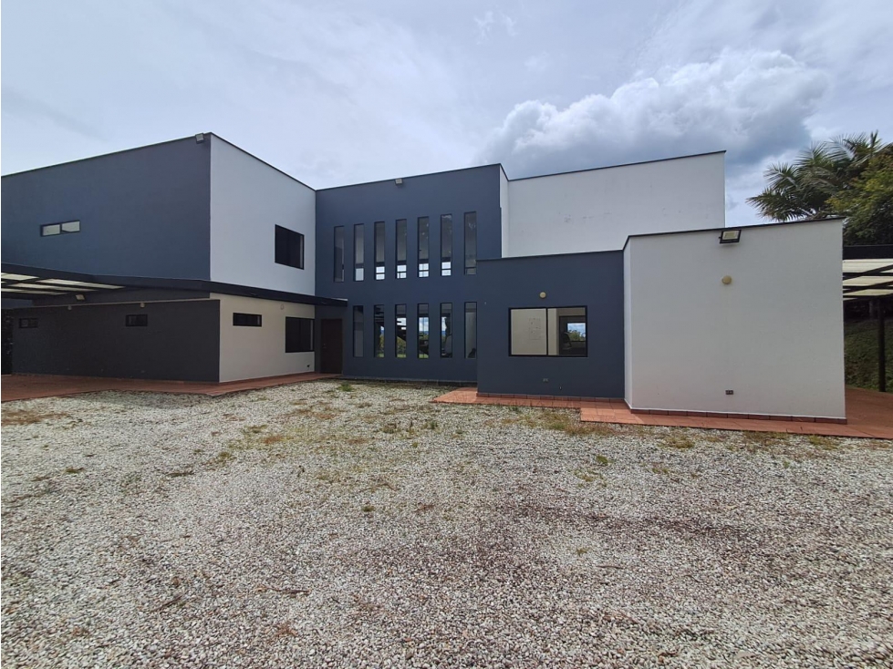 Finca 2.563m² Carmen de Viboral | Casa 620m², 7 Alcobas y Garajes - 2