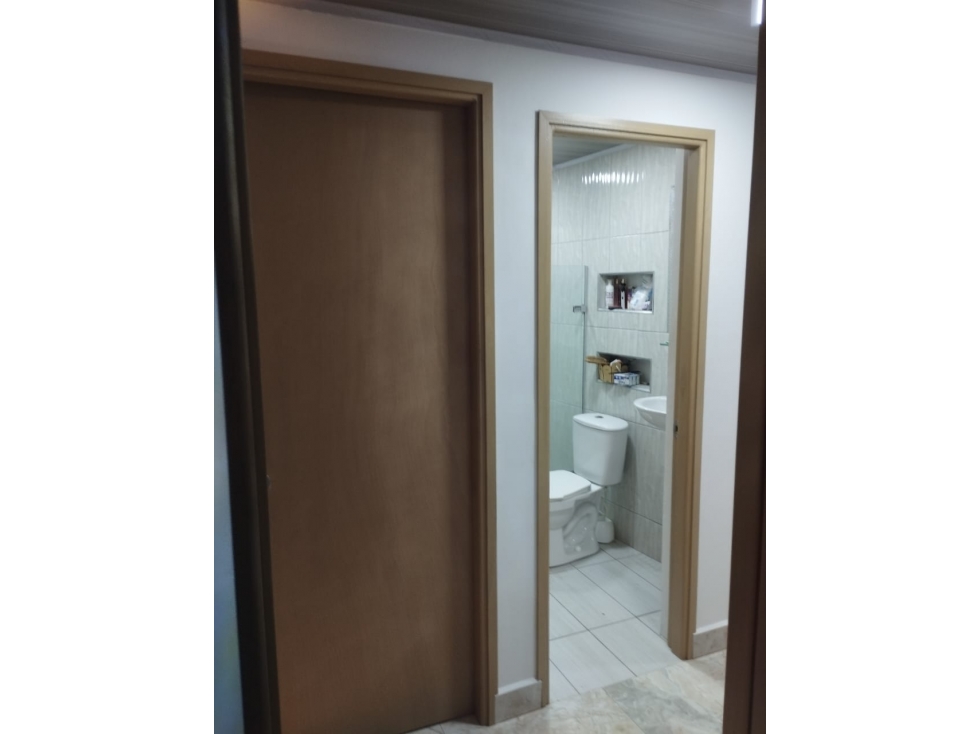 Vencambio Apartamento Sector Robledo Aures Piso 2 — foto 3