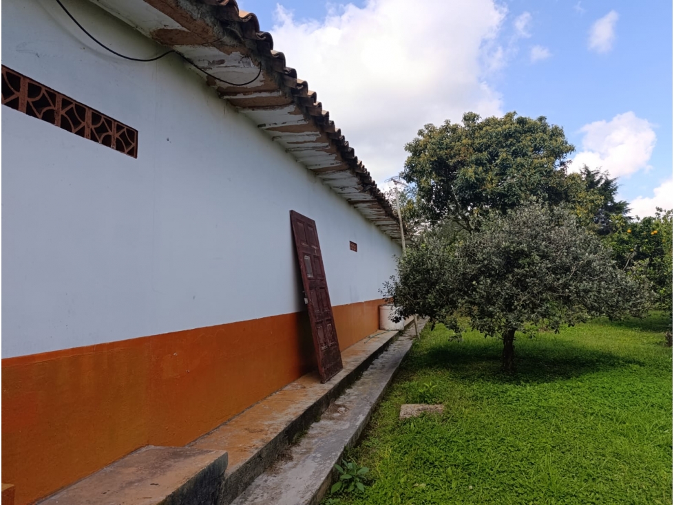 Finca 11.000m² Guarne El Colorado | $1.000M, 50% Plana y Lagos — foto 3