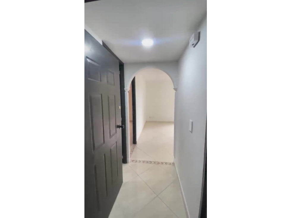 Apto 75m² en Punta de Piedra | Piso 1 Remodelado, Balcón y Garaje — foto 3