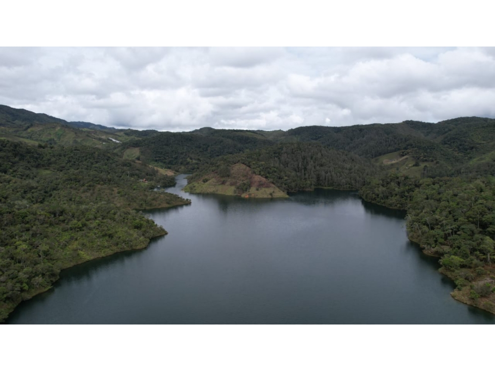 Lote Península 30.000 m² en Guatapé | Ideal Proyecto Turístico — foto 4