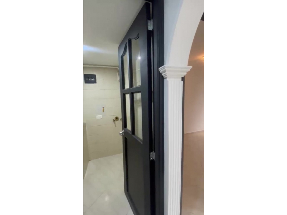 Apto 75m² en Punta de Piedra | Piso 1 Remodelado, Balcón y Garaje — foto 4