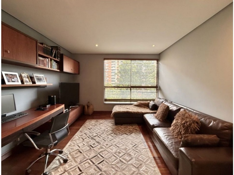 Apto 300m² Poblado Calle 10 | 3 Garajes, Vista y Ascensor Privado — foto 5