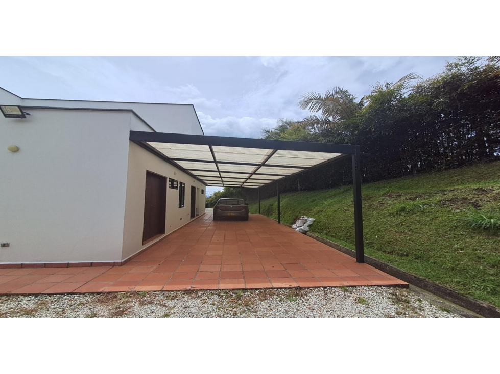 Finca 2.563m² Carmen de Viboral | Casa 620m², 7 Alcobas y Garajes - 3