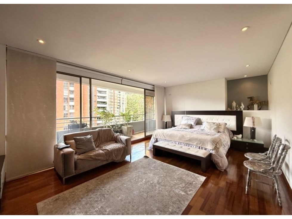 Apto 300m² Poblado Calle 10 | 3 Garajes, Vista y Ascensor Privado — foto 6