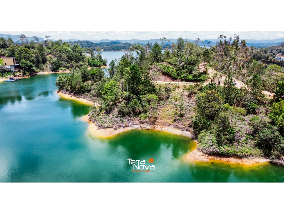 Lote en unidad cerrada en venta Guatapé