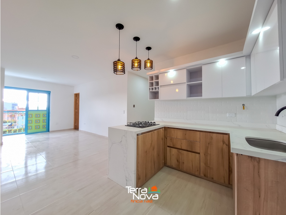 Apartamento con vista al pueblo y a las montañas circundantes