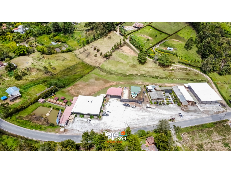 Mall comercial en venta El Peñol - 1