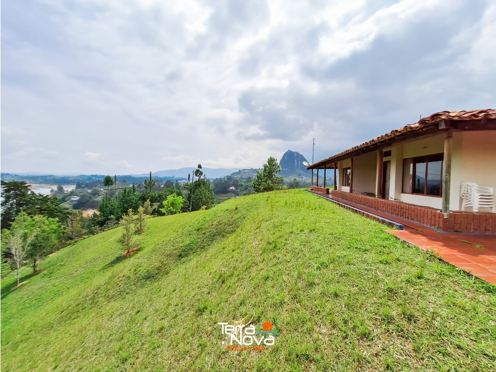 Finca con hermosa vista panorámica en venta El Peñol - 2