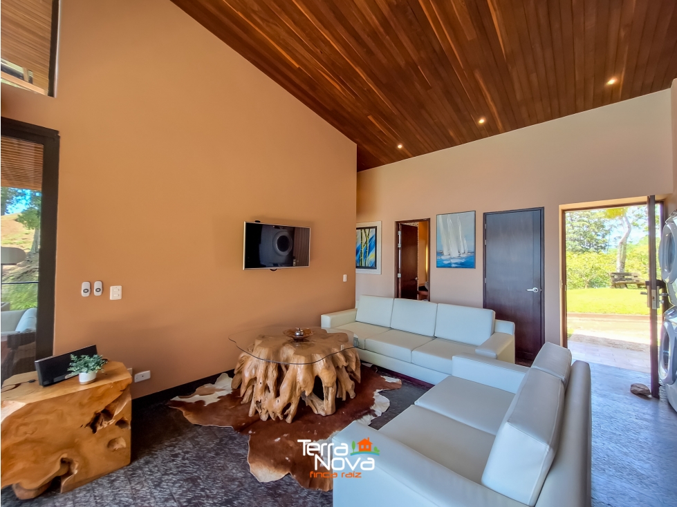 Cabaña en unidad cerrada de alto nivel en venta Guatapé - 2
