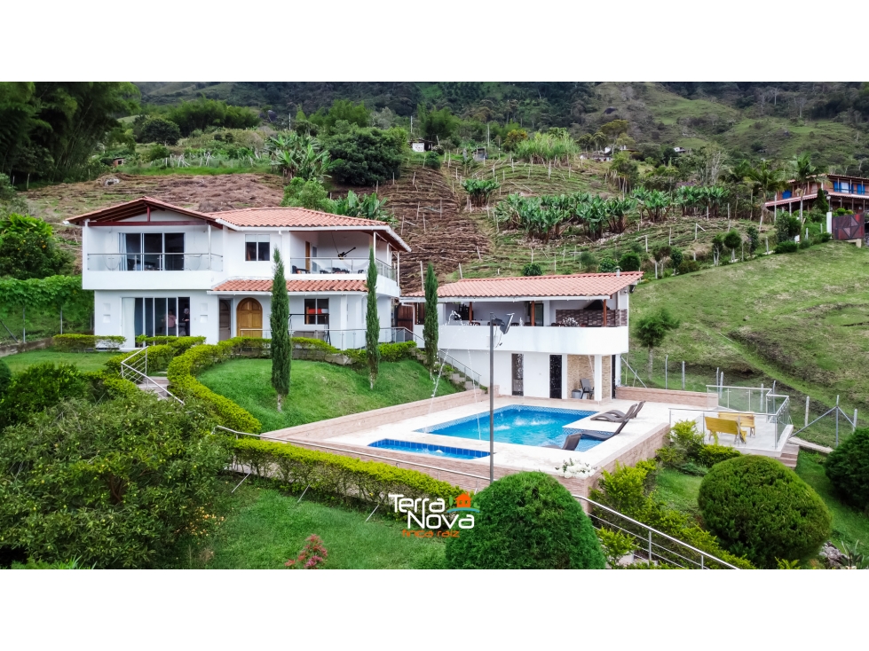 Finca con hermosa vista en El Peñol - 3
