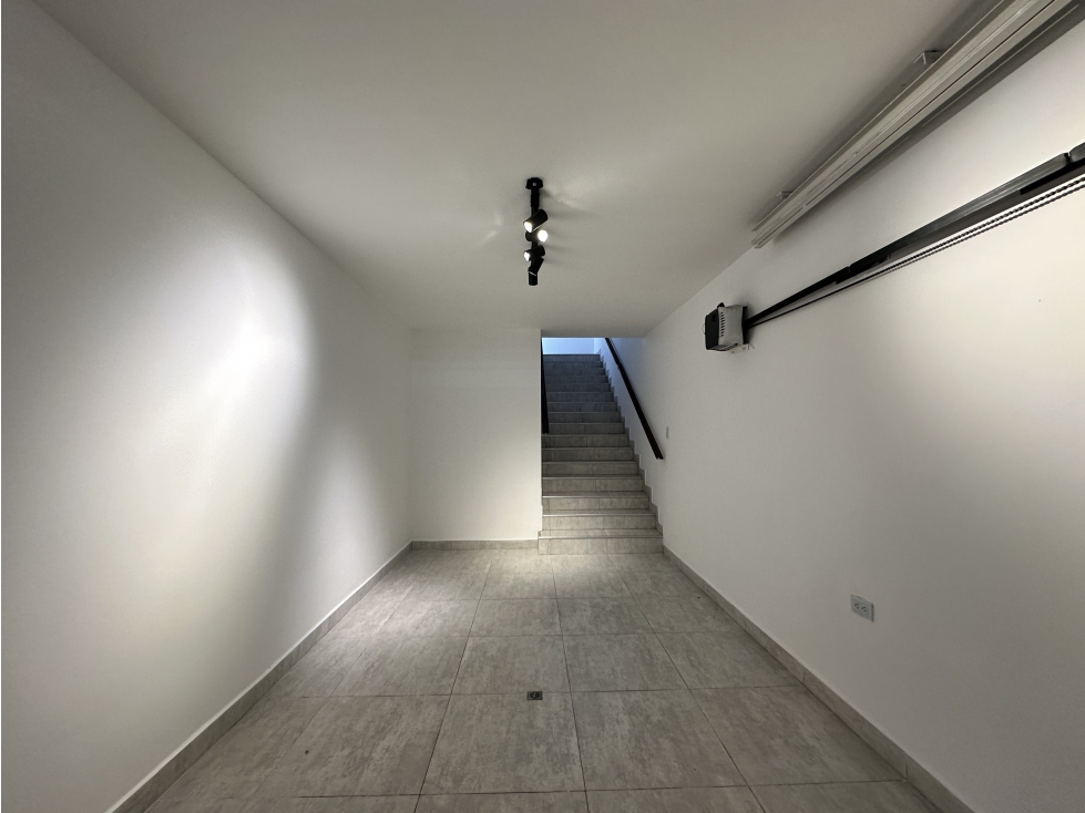 VENTA DE CASA EN BARRIO LOS COLORES MEDELLIN — foto 3