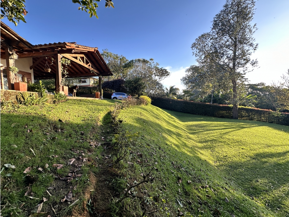VENTA DE ENCANTADORA CASA CAMPESTRE A 2 MIN DE LA UCO RIONEGRO — foto 3