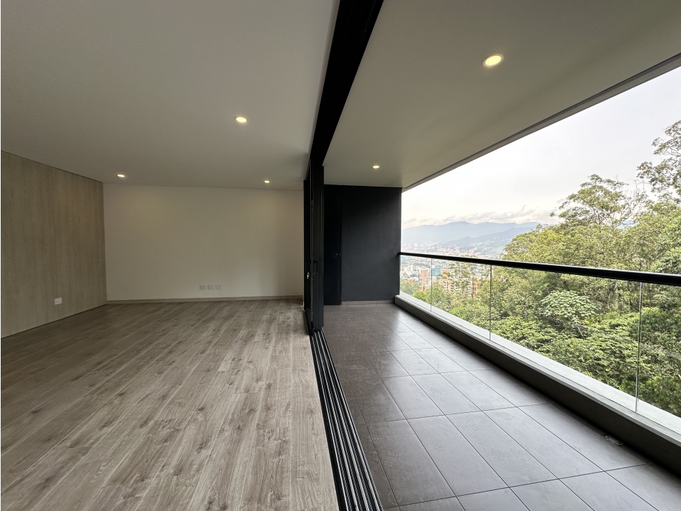 ESTRENA APARTAMENTO EN EL POBLADO CON VISTA VERDE
