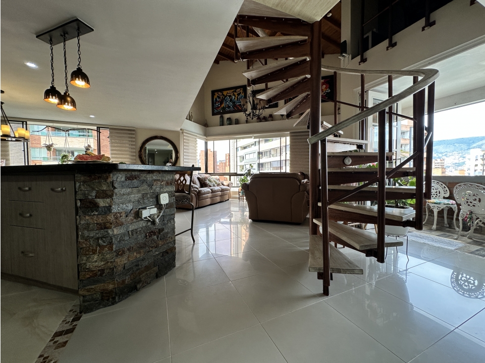 VENTA DE HERMOSO PENTHOUSE EN LAURELES MEDELLIN — foto 2
