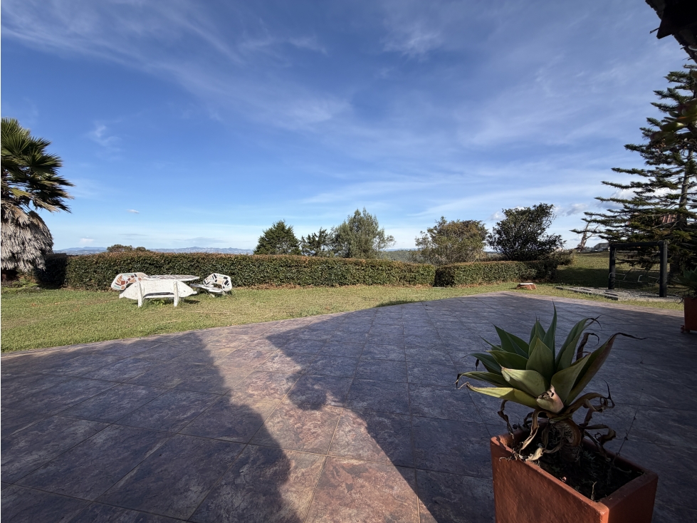 FINCA CON PROYECCION EN SANTA ELENA — foto 3